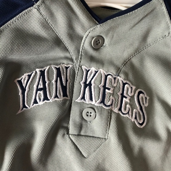 Infant NY Yankees Rodriguez # 13 shorts set. 12M - Picture 3 of 7